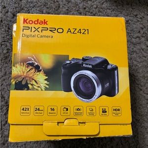Kodak Pixpro AZ421 brand new